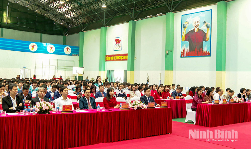 Các đại biểu tham dự buổi gặp mặt