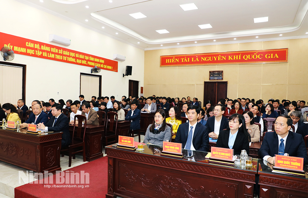 Quang cảnh hội nghị.