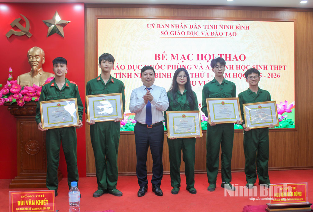 Bế mạc Hội thao Giáo dục quốc phòng và an ninh học sinh THPT tỉnh Ninh Bình lần thứ I (khu vực 2)