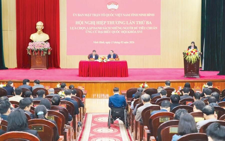 Hội nghị hiệp thương lần thứ ba lựa chọn, lập danh sách những người đủ tiêu chuẩn ứng cử đại biểu Quốc hội khóa XVI. Ảnh: Đức Lam