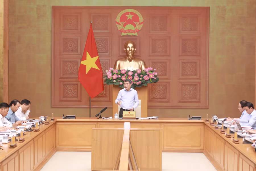 Thủ tướng Lê Minh Hưng chủ trì buổi làm việc.