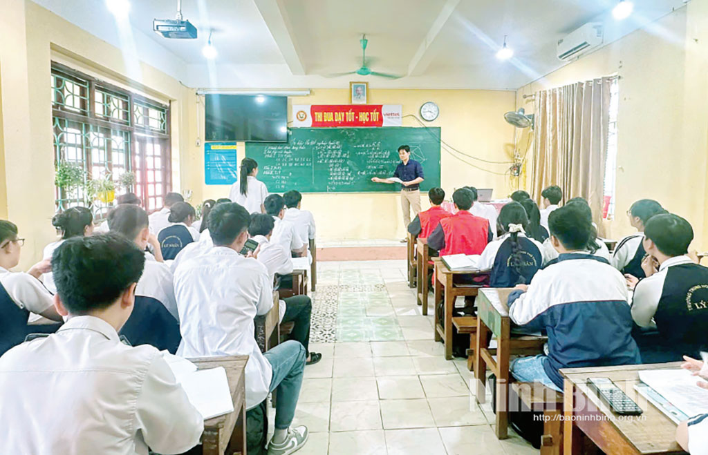 Trường THPT Lý Nhân tổ chức ôn tập cho học sinh lớp 12 tham dự Kỳ thi tốt nghiệp THPT năm 2026.