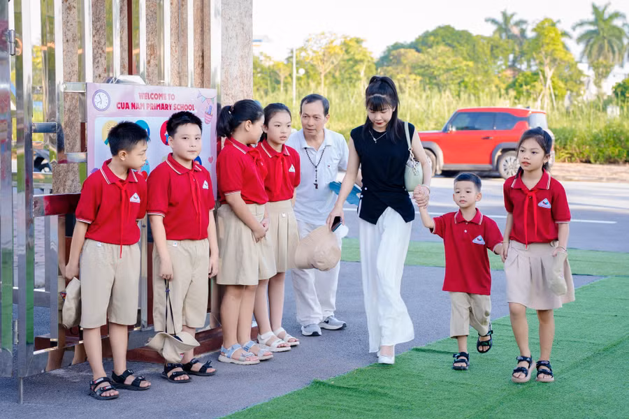 Ninh Bình yêu cầu sắp xếp trường học phải tính đến an toàn đưa đón học sinh