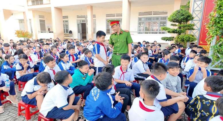 Phối hợp liên ngành bảo đảm an toàn trường học, phòng chống bạo lực học đường- Ảnh 1.