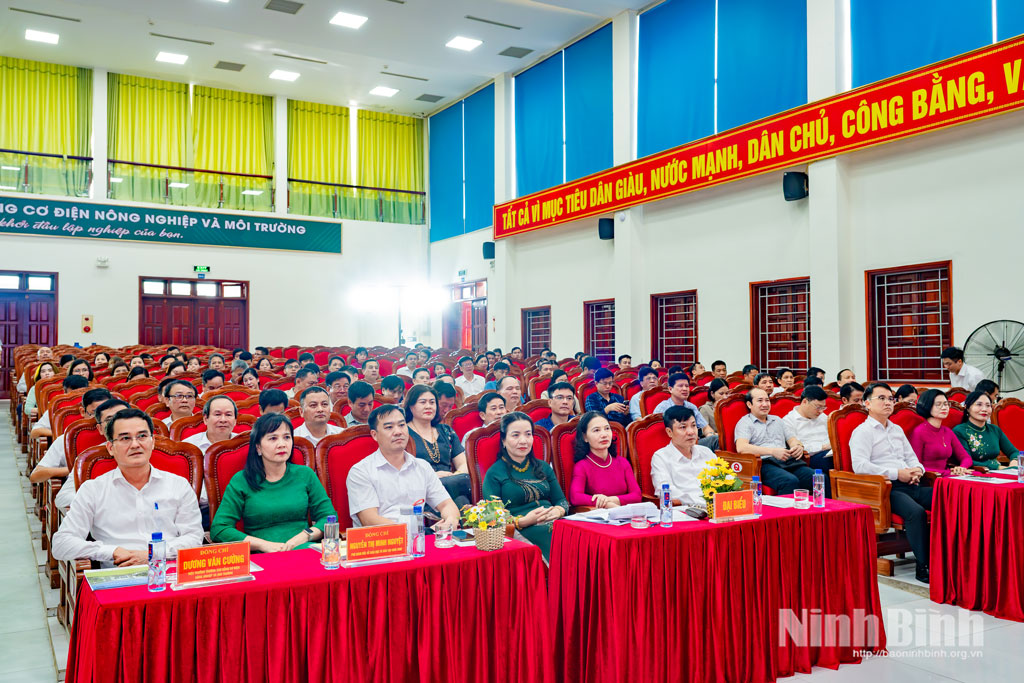 Các đại biểu dự hội nghị.