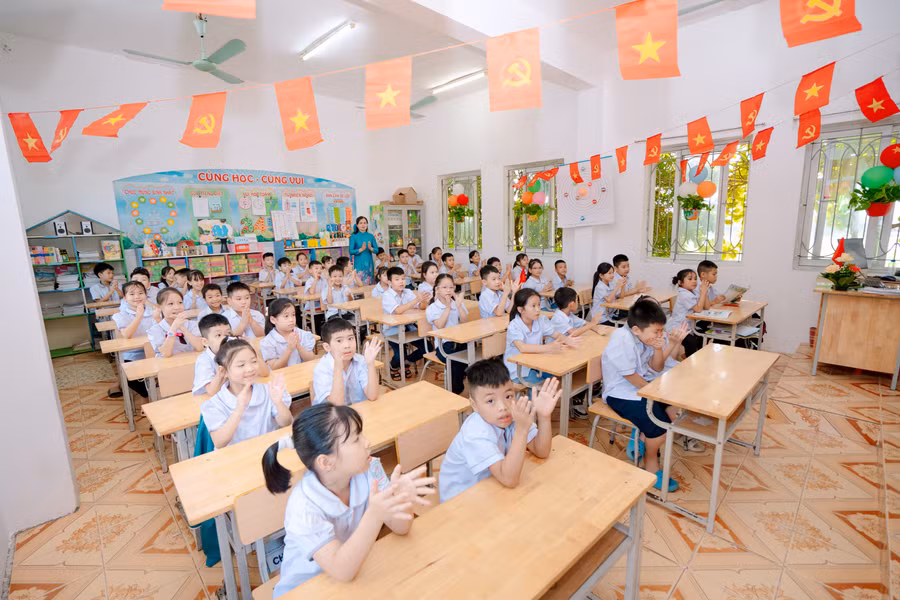 Học sinh Trường Tiểu học Bắc Vũ Dương (Ninh Bình) đón năm học mới trong môi trường học tập khang trang, thân thiện.