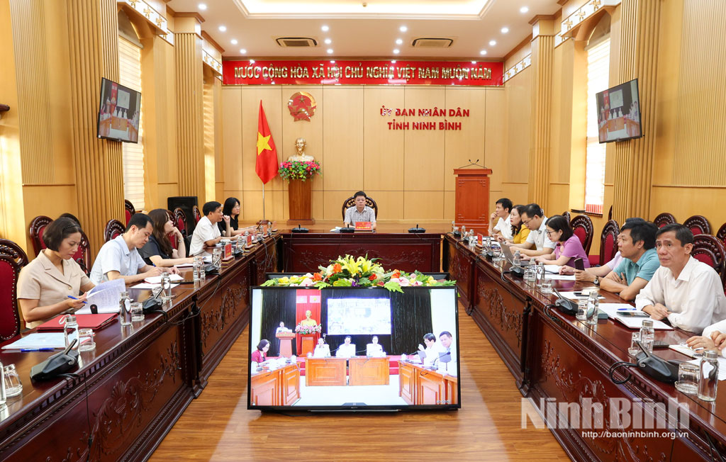 Các đại biểu dự hội nghị tại điểm cầu tỉnh Ninh Bình.