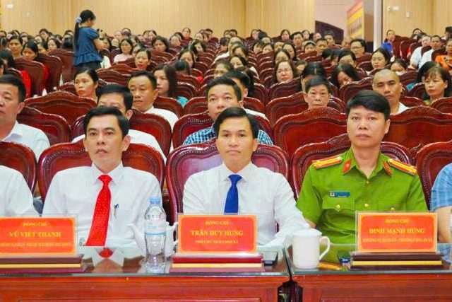 Xã Cổ Lễ công bố quyết định sắp xếp, thành lập các cơ sở giáo dục công lập; tổ chức Đảng và công tác cán bộ