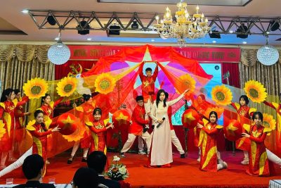 KHAI MẠC VÒNG CHUNG KẾT OLYMPIC “TÀI NĂNG TIẾNG ANH” CẤP THCS TỈNH NINH BÌNH NĂM HỌC 2025-2026