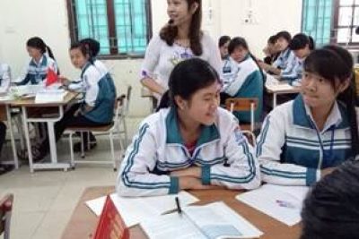 Cô giáo Hoàng Thị Tâm – một tấm gương phấn đấu không mệt mỏi vượt khó vươn lên trong công tác, lòng nhiệt tình giàu lòng nhân ái đã nhiều năm cống hiến trong nghề trồng người