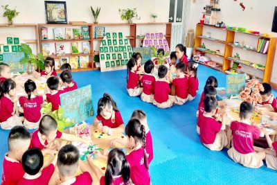 Cô và trò Trường Mầm non Trực Mỹ tổ chức hoạt động trải nghiệm chào mừng ngày Phụ nữ Việt Nam 20/10