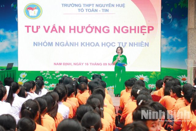 Đẩy mạnh tư vấn hướng nghiệp cho học sinh THPT