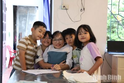 Hành trình gieo chữ của cô giáo xương thuỷ tinh Ngọc Tâm