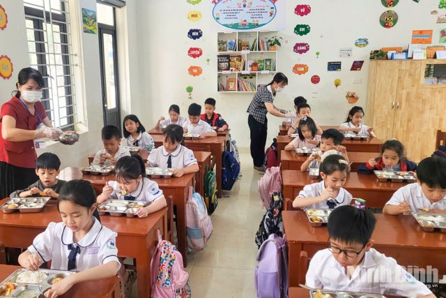 Tổ chức bữa ăn bán trú trong trường học- Chất lượng và an toàn là ưu tiên số 1