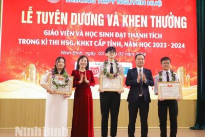 Trường THPT Nguyễn Huệ, điểm sáng của ngành Giáo dục tỉnh Ninh Bình