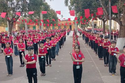 Chuỗi hoạt động của cán bộ, giáo viên, học sinh Trường Tiểu học Hải Ninh hưởng ứng bầu cử hội đồng nhân dân các cấp