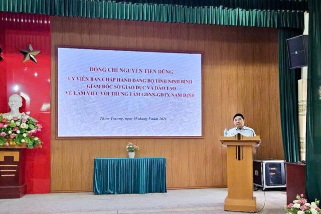 Đồng chí Giám đốc Sở Giáo dục và Đào tạo thăm và làm việc tại một số cơ sở giáo dục