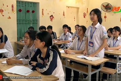 Gương sáng tuổi hồng